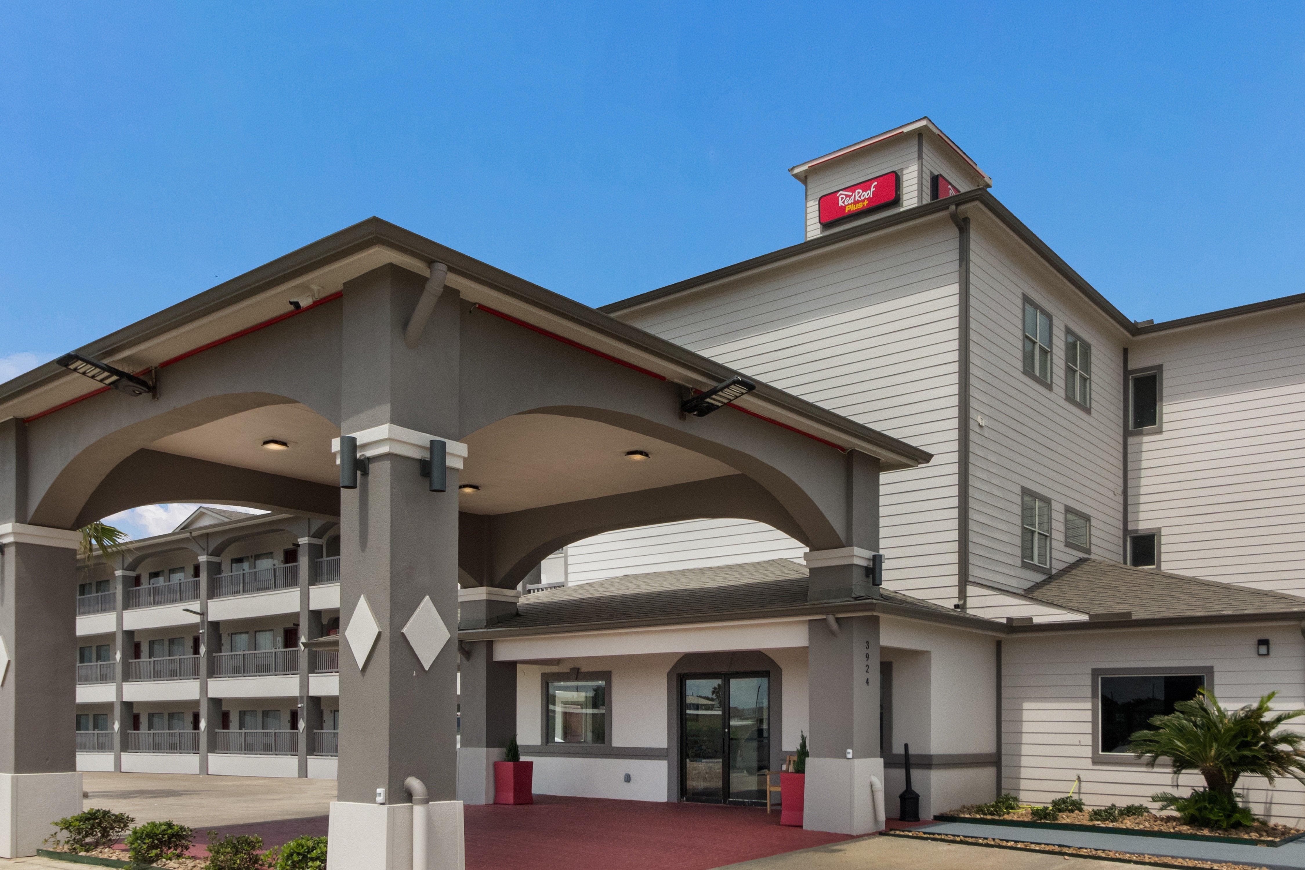 Red Roof Inn Plus + Galveston - Beachfront Exterior photo