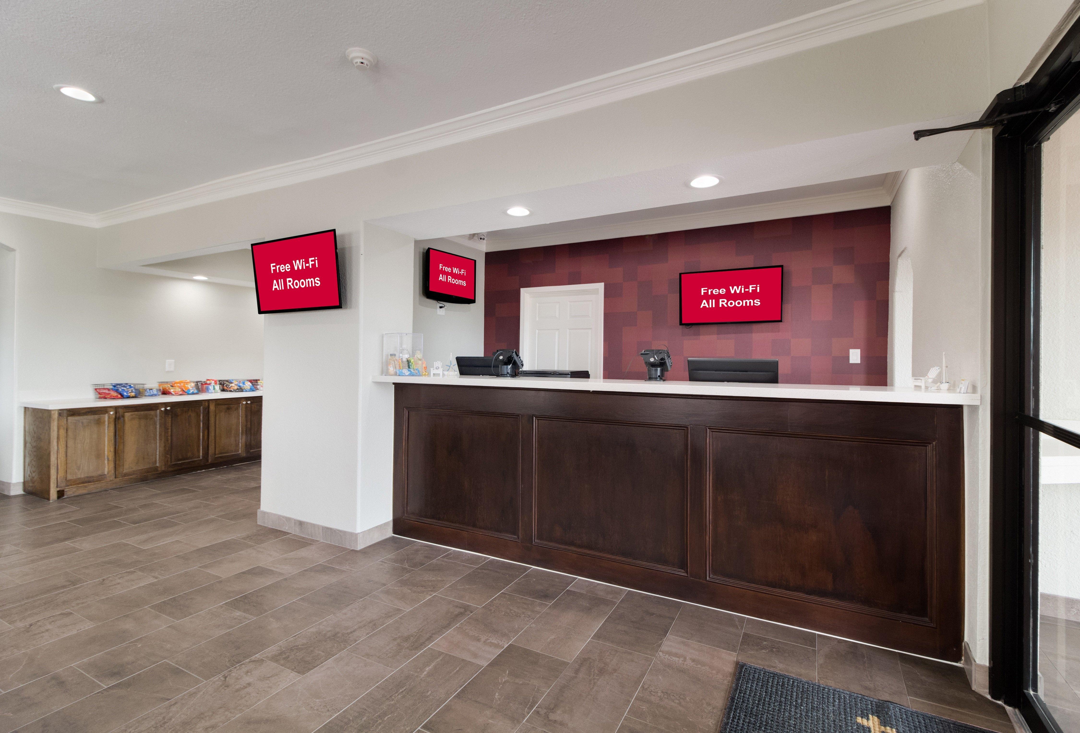 Red Roof Inn Plus + Galveston - Beachfront Exterior photo