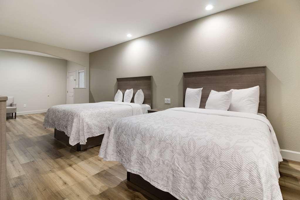 Red Roof Inn Plus + Galveston - Beachfront Room photo